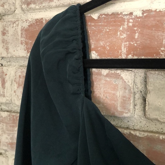 Gorgeous Emerald Green Long Sleeve Sweetheart Neckline Ruffle Dress Size XSmall - Picture 4 of 6